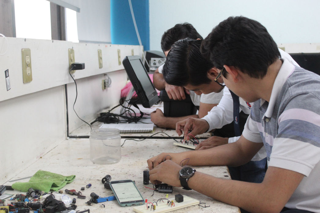 Especialidad de Mantenimiento de Equipos - Computación del Golfo
